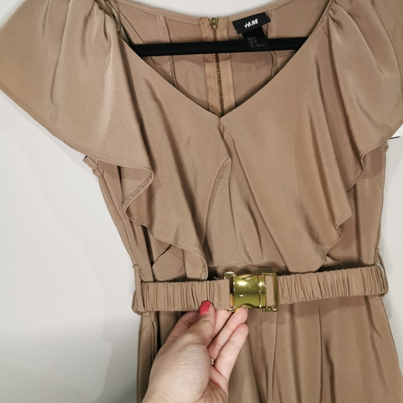 Skin Tone V neck Ruffle Dress - Picture 4 of 6